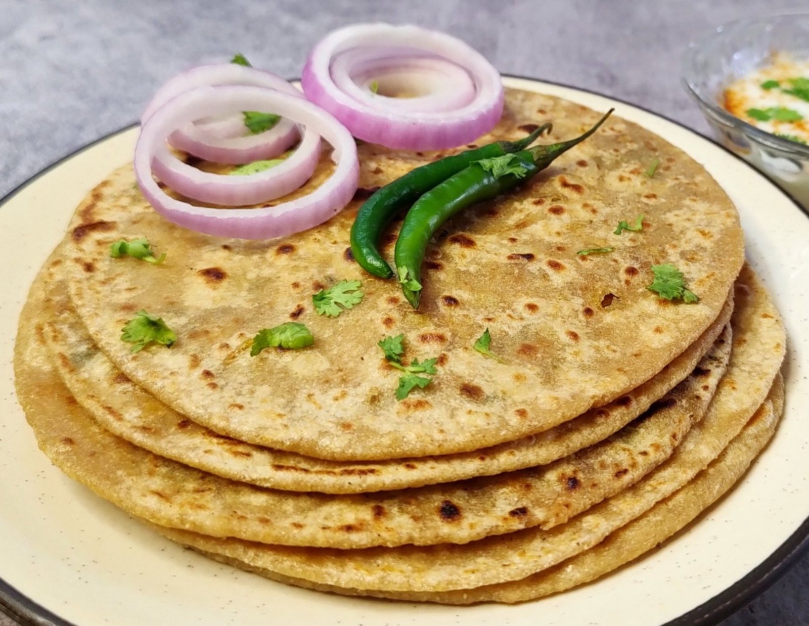 Aloo Pyaz Paratha (Dahi, Aachar, Amul Butter)